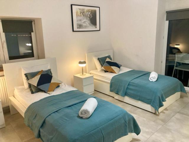 Wake Villa Brwinow 외부 사진