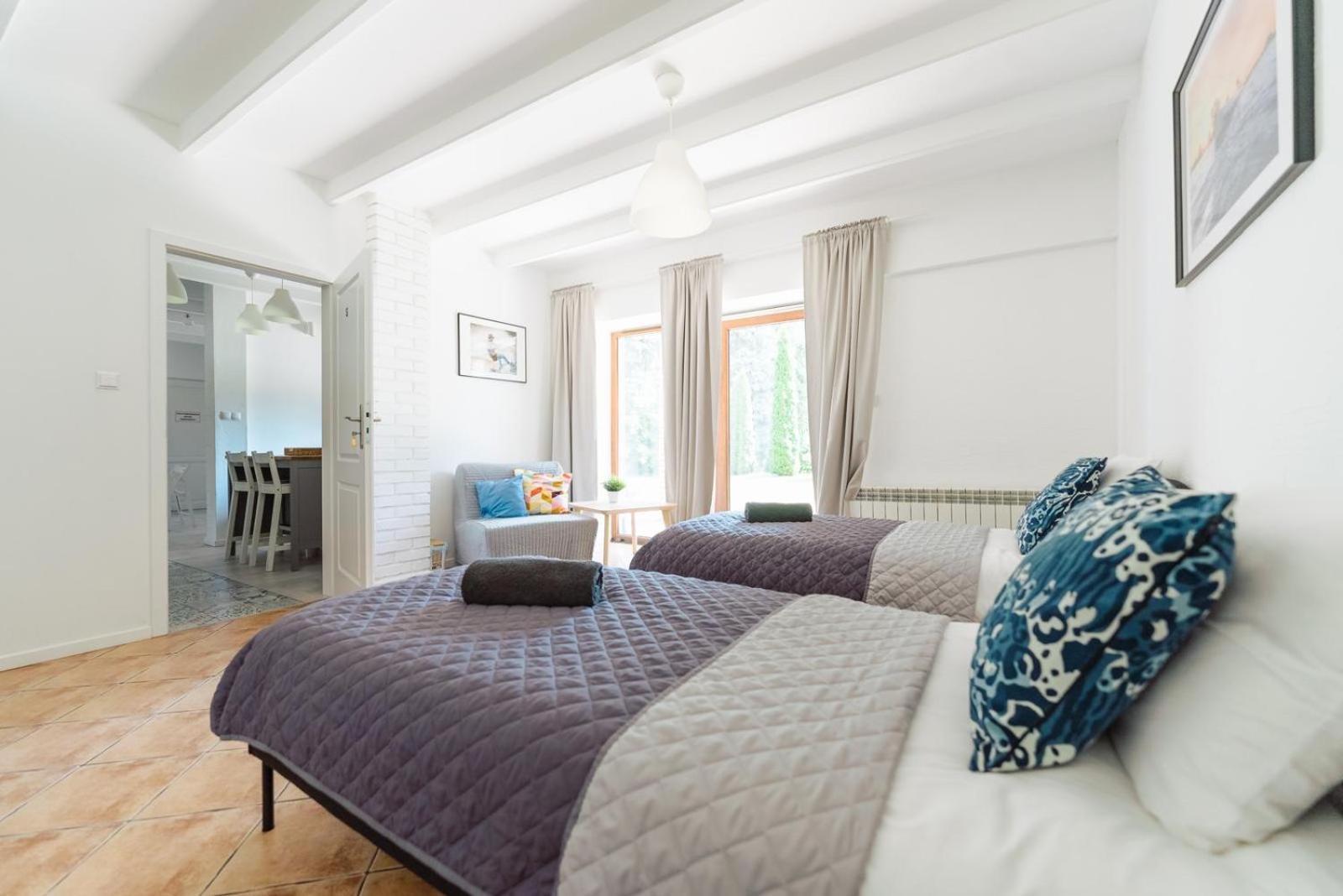 Wake Villa Brwinow 외부 사진